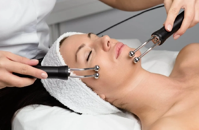 RF + Microcurrent Sculpt Facial